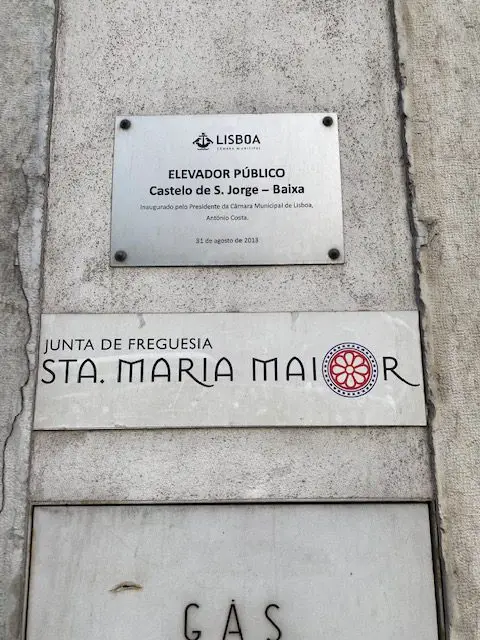 Sign for the free, public elevator hat goes between Lisbon's Baixa and Castelo neighborhoods