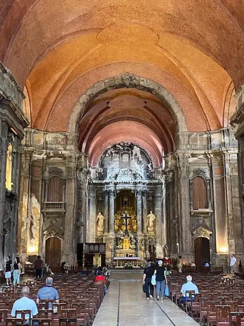 Nave and main altar of Lisbon's Igreja de São Domingos church