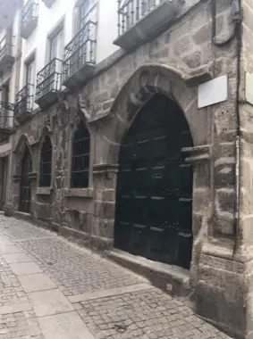 Alley behind Cais da Ribeira, Porto