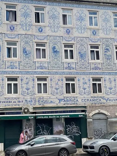 Blue and white tile facade of Fábrica Viúva-Lamego, Lisbon
