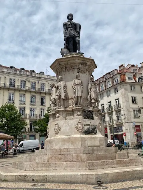 Vitor Bastos' statue of national poet Luís de Camões in Lisbon's Praça Luís de Camões.
