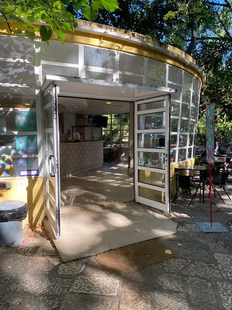 Banana Cafe in Lisbon's Jardim da Estrela park