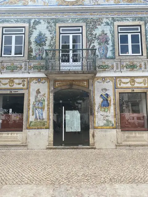 Tiled facade at Largo do Intendente, 26, Lisbon