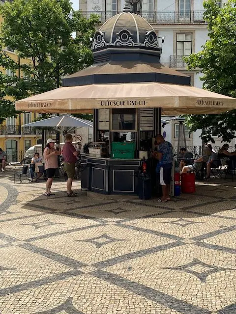 Quioosque Lisboa kiosk in Lisbon's Praça Luís de Camões