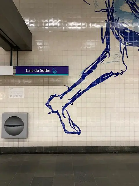 Tilework on the platform of the Cais do Sodré metro station.
