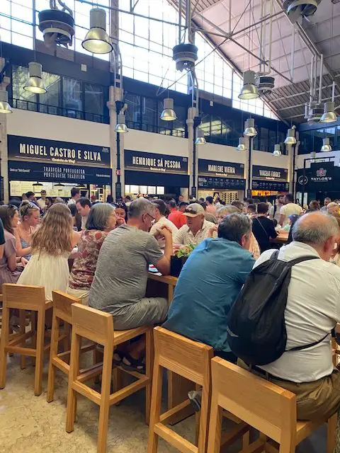 Henry Sá Pessoa, Miguel Castro e Silva, Malene Vieira, and Vincent Farges are among the most highly decorated chefs at Lisbon's Time Out Market, yet they all keeps their food hall menus under 20€