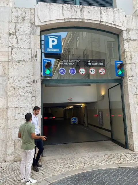 Parking garage on Rua do Crucifixo, Lisbon