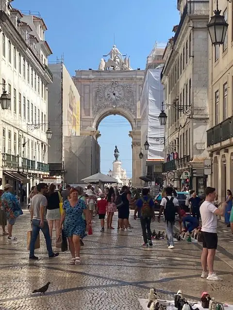 Lisbon's Arco da Rua Augusta seen from the Rua Augusta shopping street.
